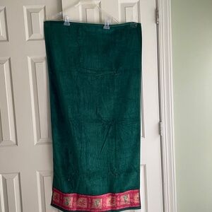 Brand new festive Green and Red  bathroom towel.